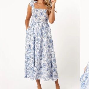 Petal & Pup Blue & White Foral Midi Dress